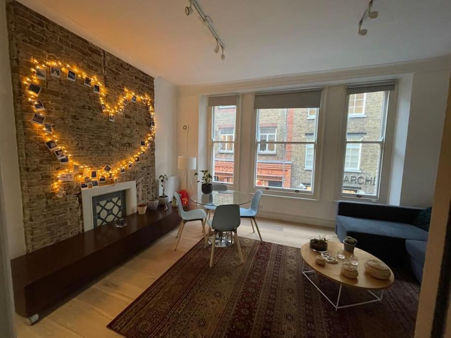 Апартаменты The Flat With The Heart Лондон Экстерьер фото